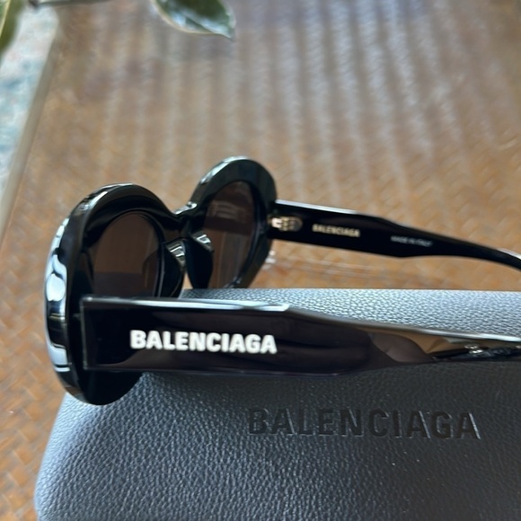 BALENCIAGA Sunglasses BB0074S 001 - Picture 5 of 8